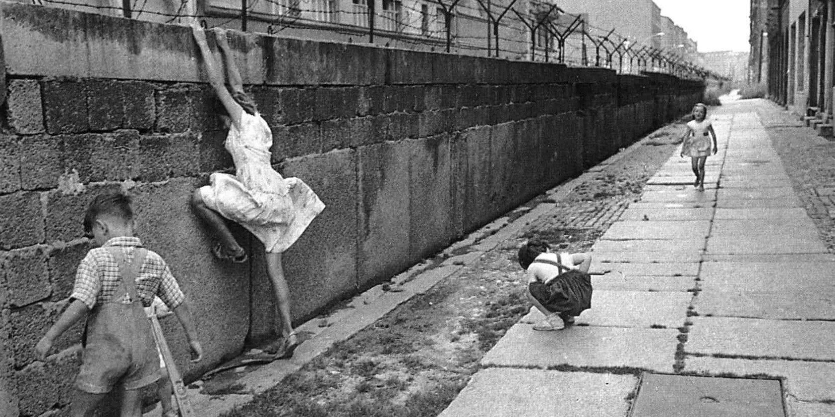 A history of the berlin wall in the germany